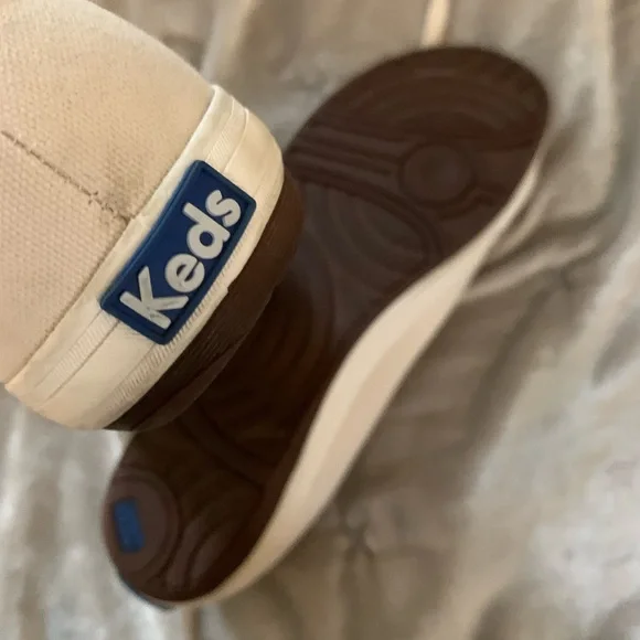 D O N A T E D Keds Women's Cream Canvas Sneakers 7.5 EUC B62 - Picture 4 of 7